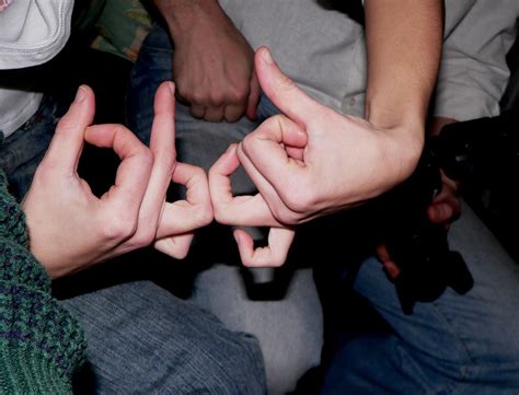 blood gang sign hands|blood gang symbols pictures.